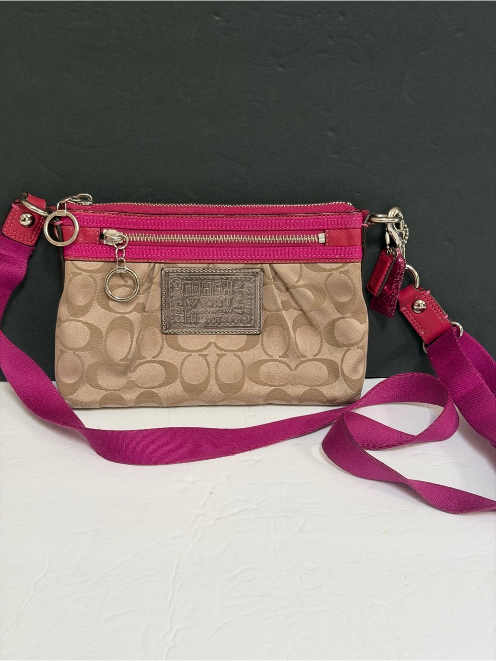 Coach Poppy Tan Signature Canvas Crossbody with Fuchsia Strap and Trim - Picture 6 of 12